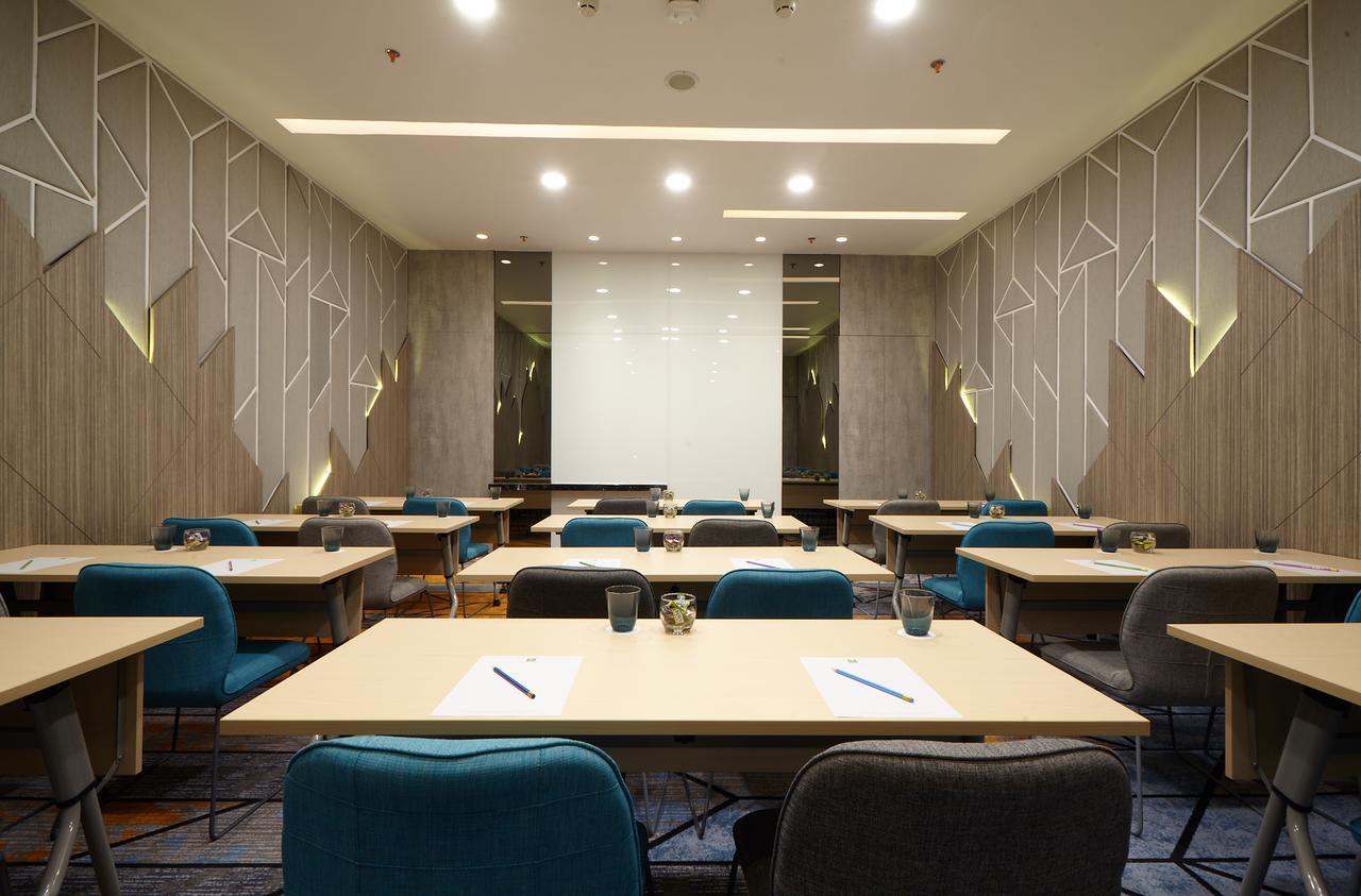 Ibis Styles Medan Pattimura Extérieur photo